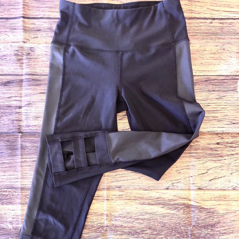 Apana Eggplant Yoga Athletic Stretch Leggings XS.